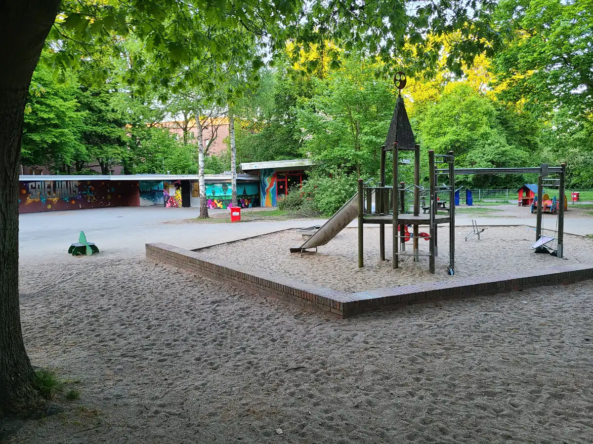 am Spielhaus Langenfort